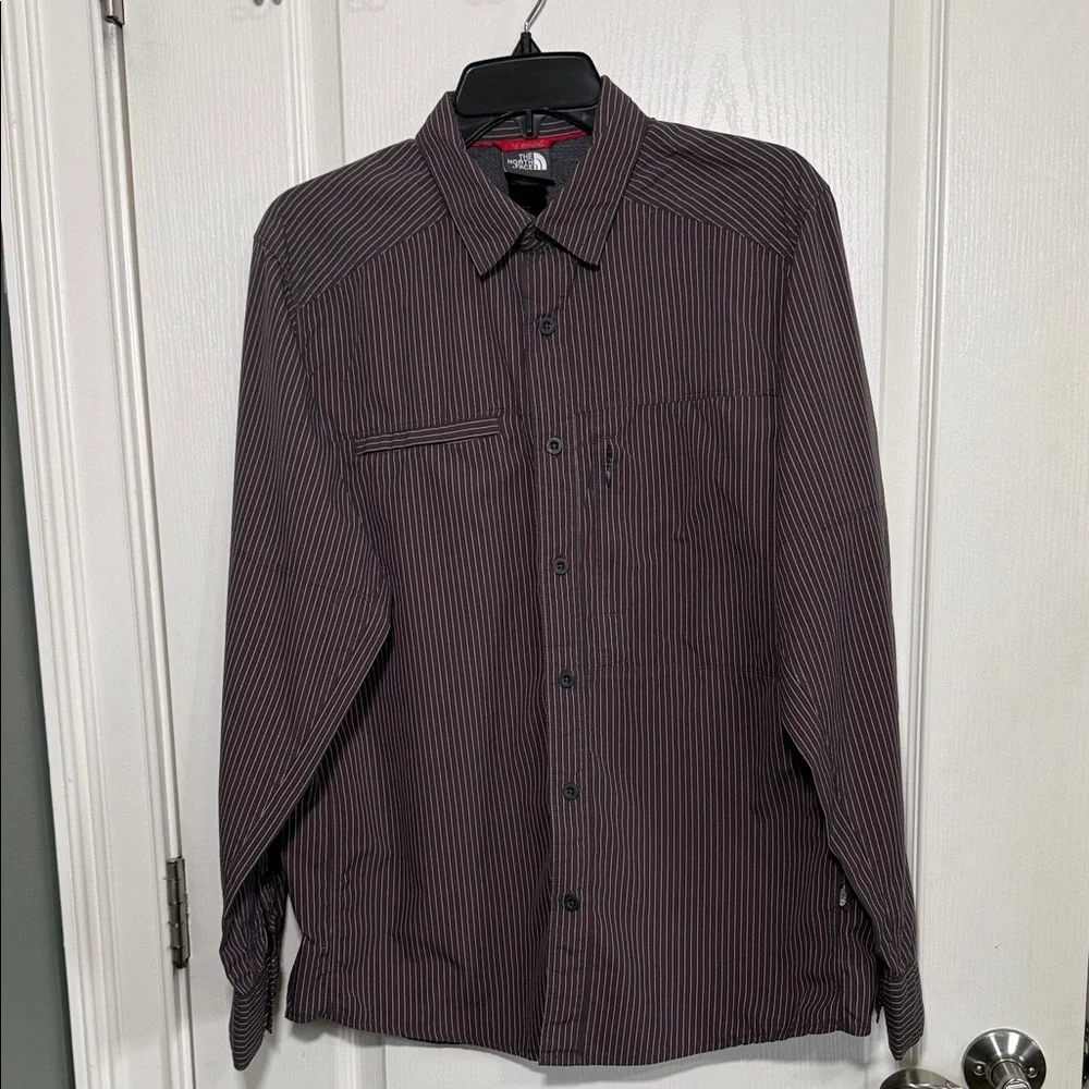 The North Face Men’s Striped Long Sleeve Button Up Shirt Nylon M